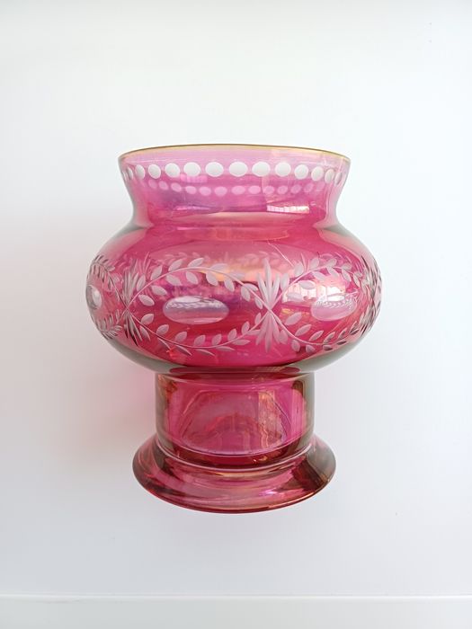 3 peças de vidro antigo (2 vasos e 1 frasco grande)