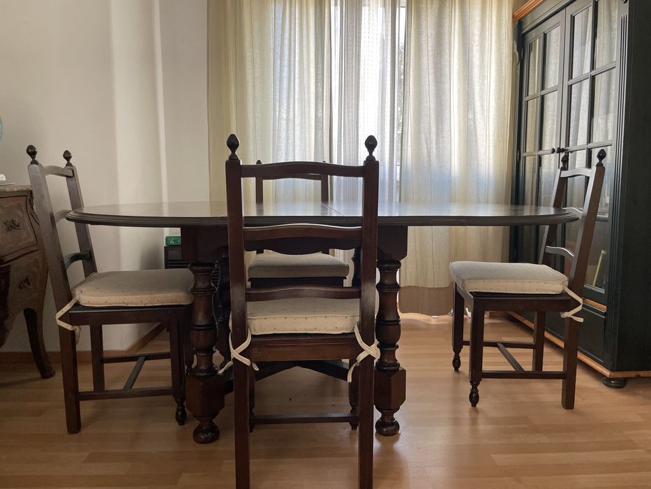Conjunto Mesa Madeira Extensivel + 4 Cadeiras