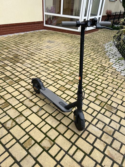 Продам два самокати xiaomi