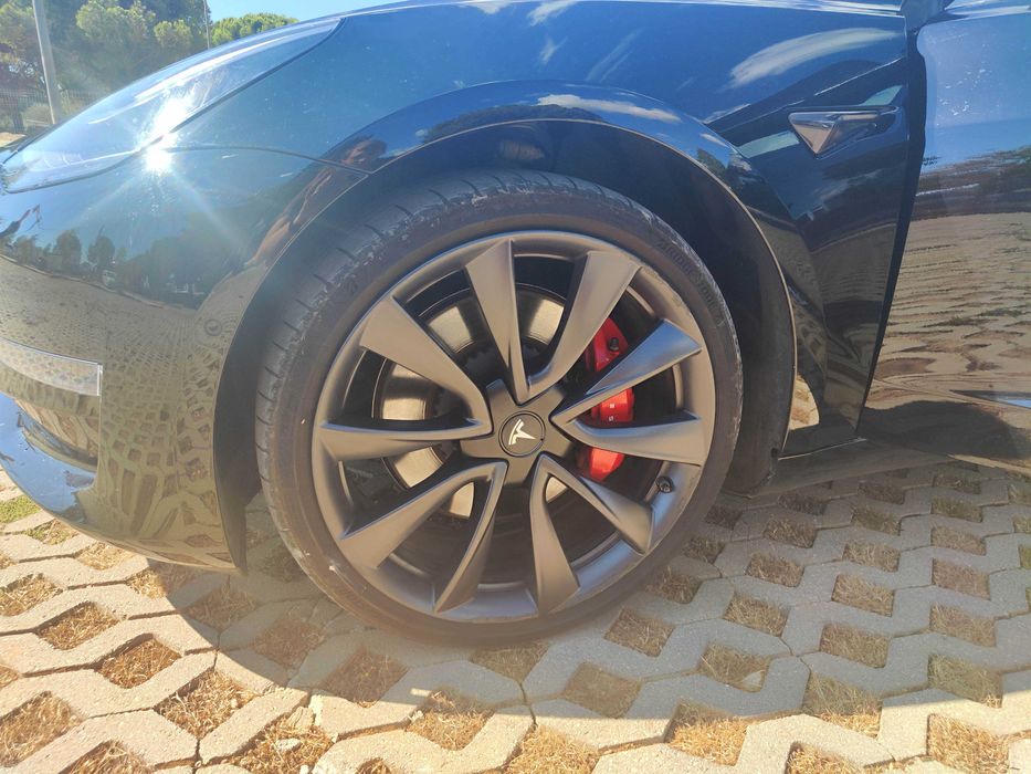Tesla model 3 performance