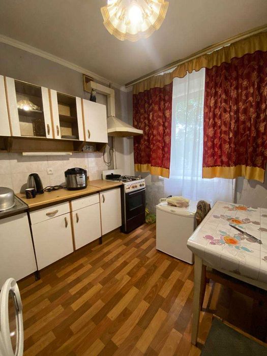 Продам 1 к квартиру по вул. Партизанська