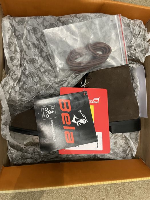 Botas novas pele moto com protecções N.43