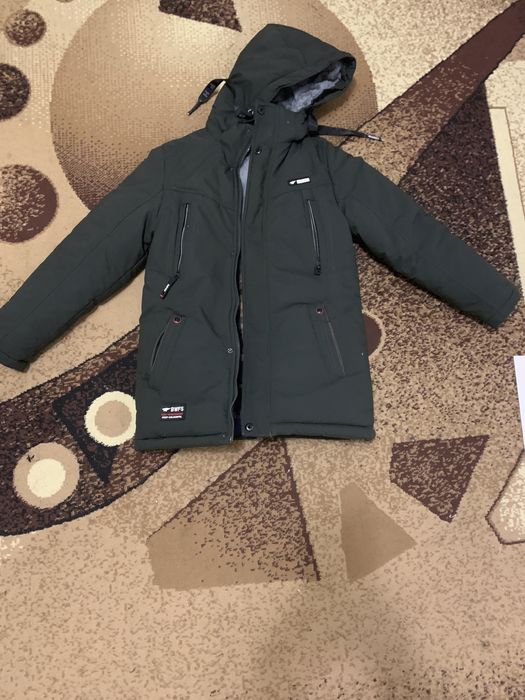 Продам зимню куртку