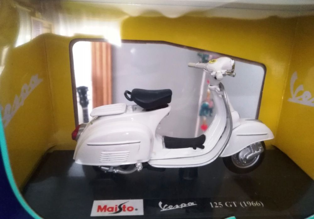 Miniaturas de motas Vespa