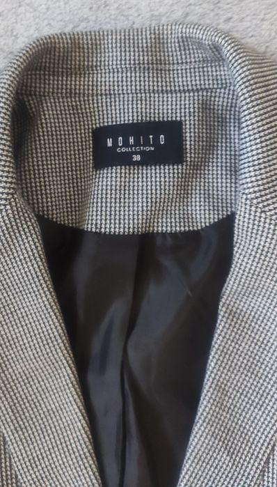 Elegancka, damska marynarka w pepitkę, czarno biała Mohito rozm M łaty