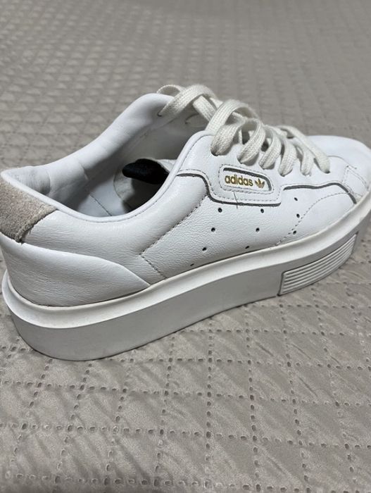 Sapatilhas, marca adidas