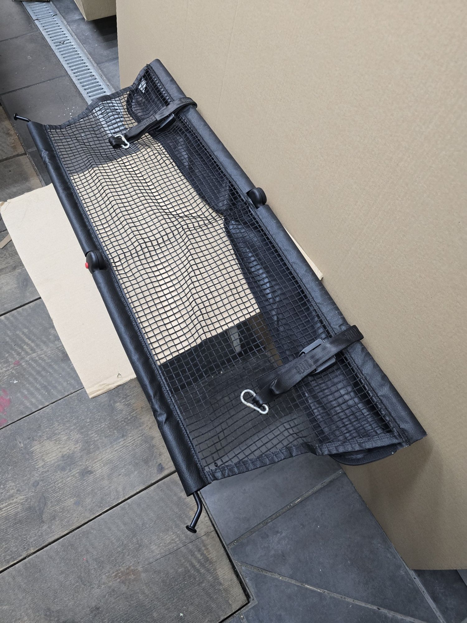 Siatka bagażnika Saab 95  BEZ PASÓW