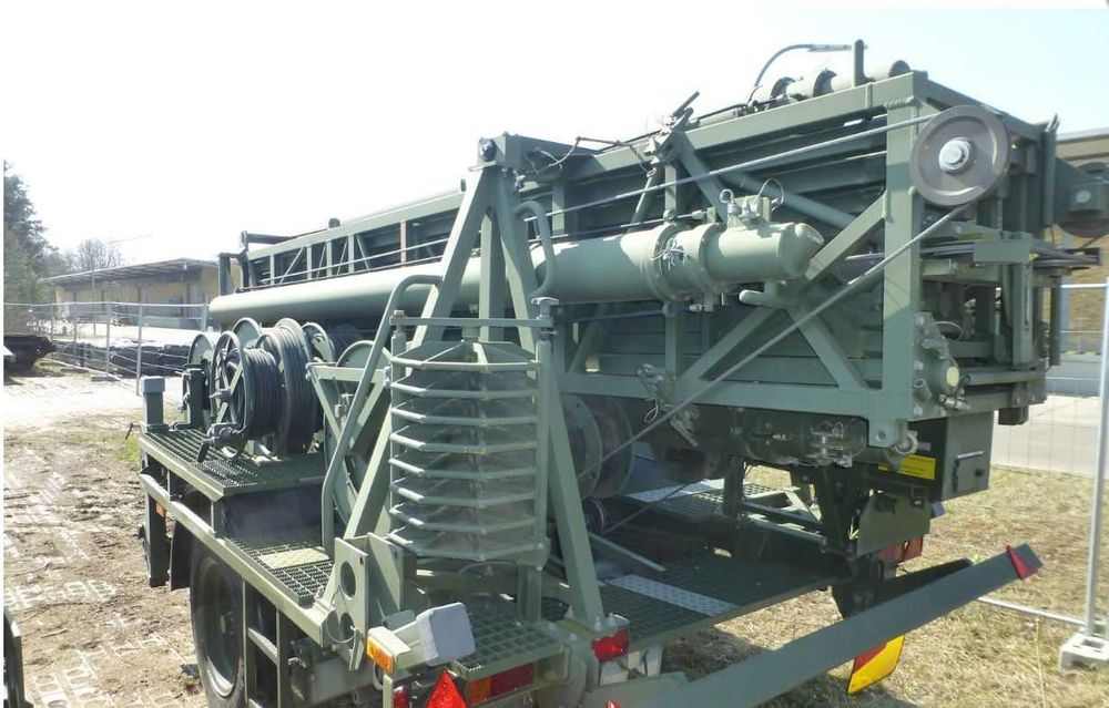 Maszt wojskowy - przestawna wieża maszt antenowy - BTS, LTE, Internet