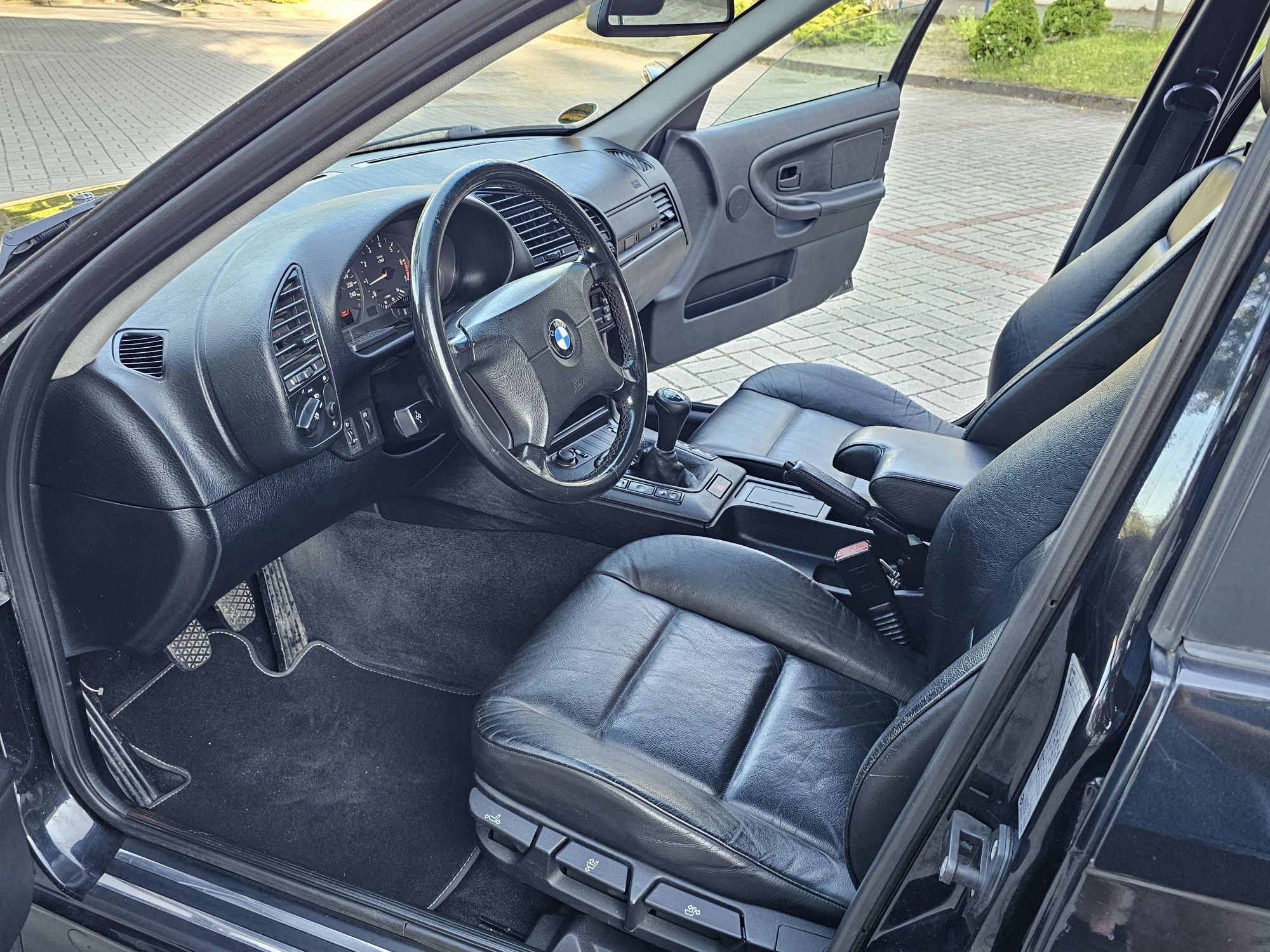 Ładna zadbana e36 318i 98r Klimatronik Skóra