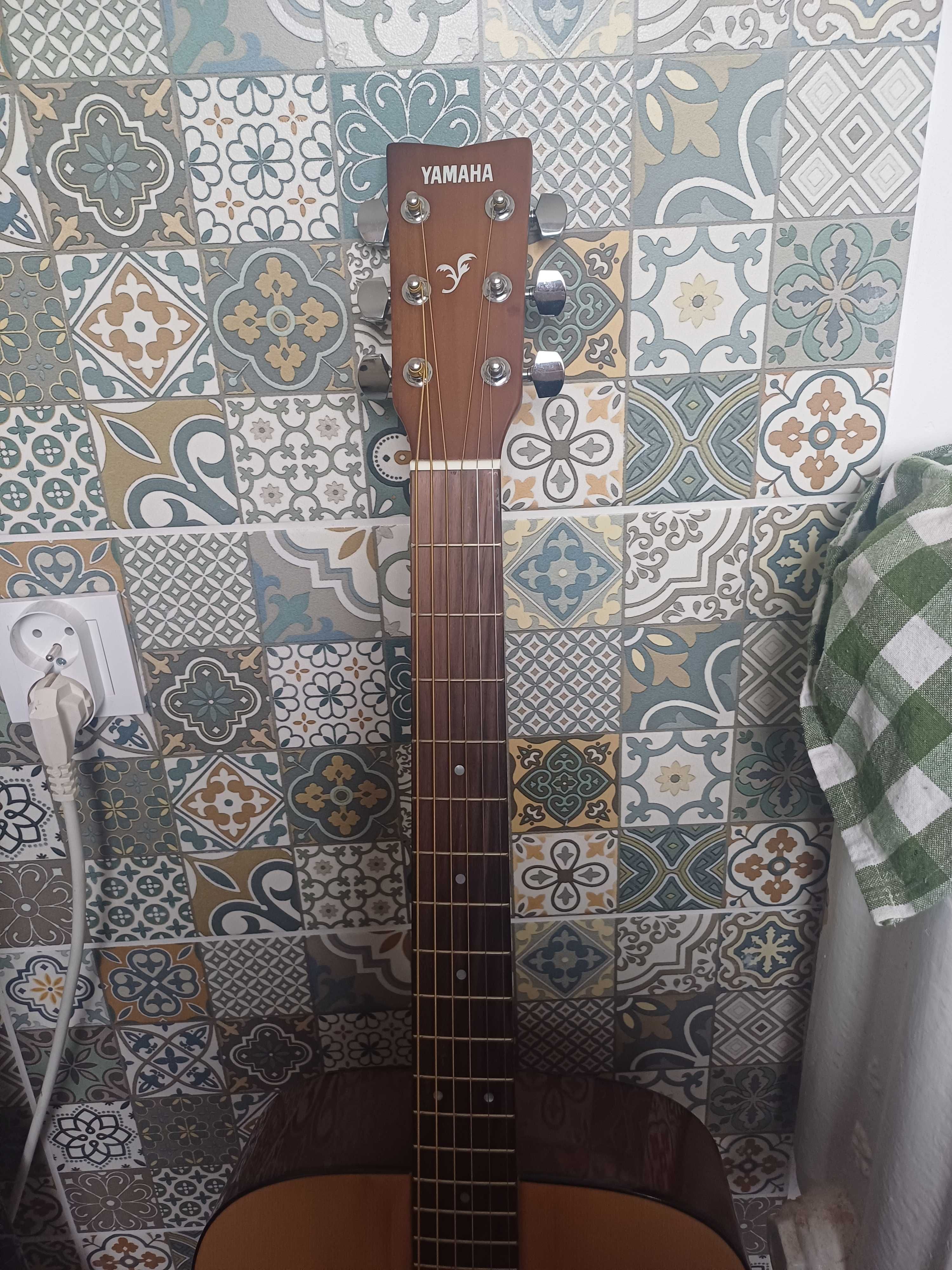 gitara yamaha F310