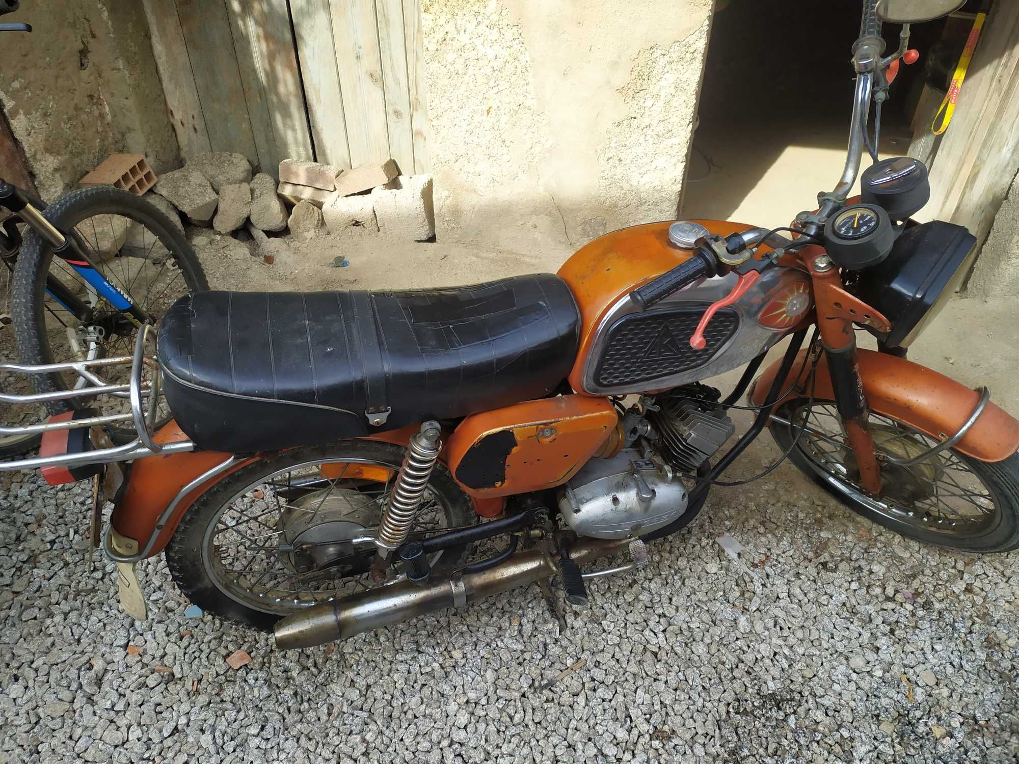 Motorizada antiga Efs gt super