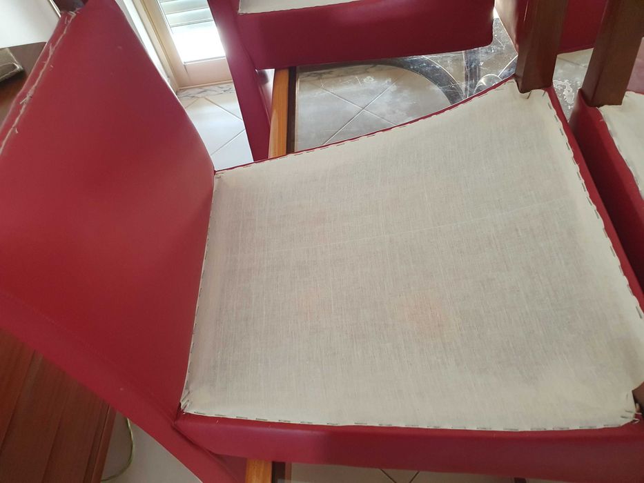 Mesa de refeição com cadeiras