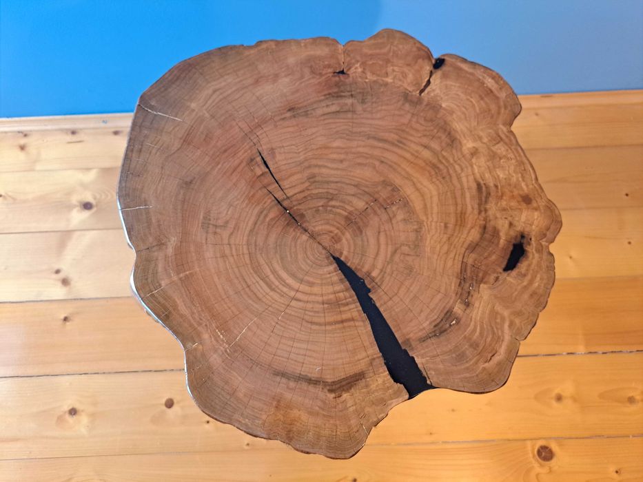 Rzemieślniczy stolik z drewna czereśniowego i orzechowego - LOFT