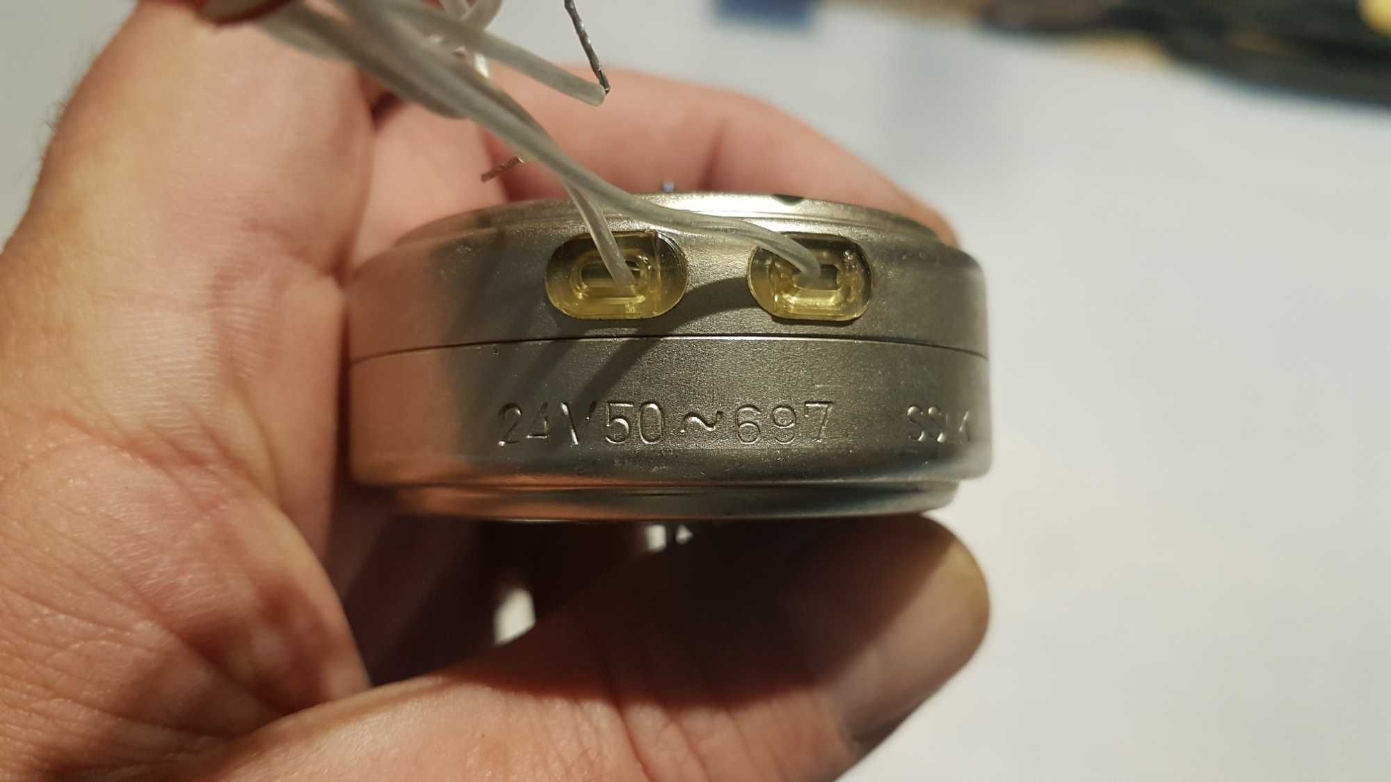 Silnik synchroniczny AEG 24/50 697 SSLK