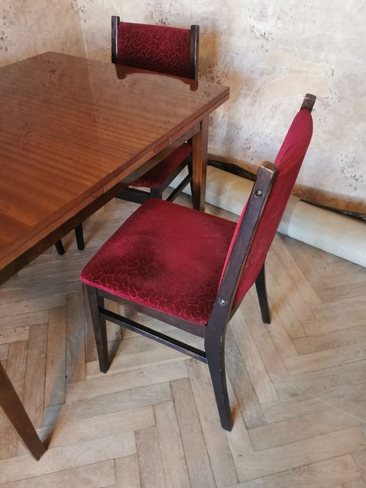 Stół do jadalni i 4 krzesła z czasów PRL