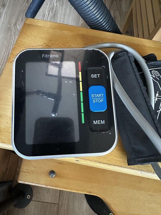 Ciśnieniomierz na ramie