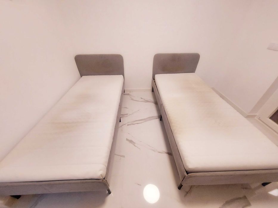 IKEA 2 camas de solteiro com colchões