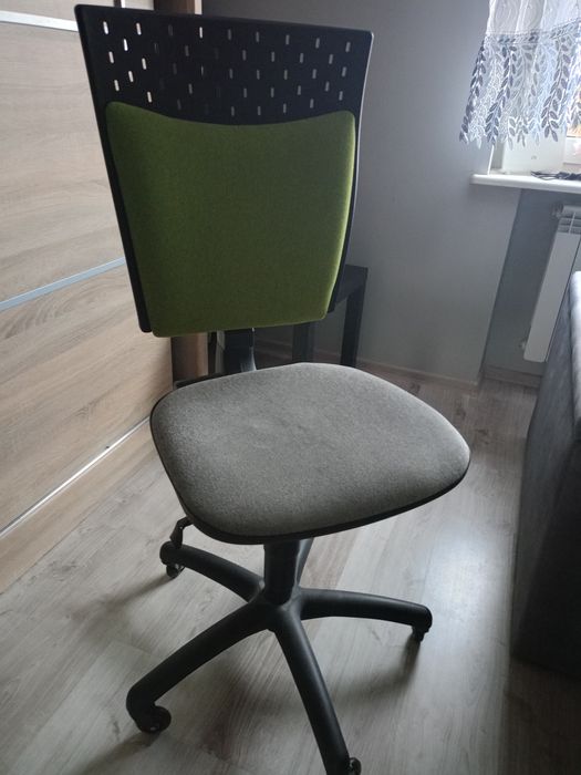 Krzesło obrotowe do biurka ciche kółka