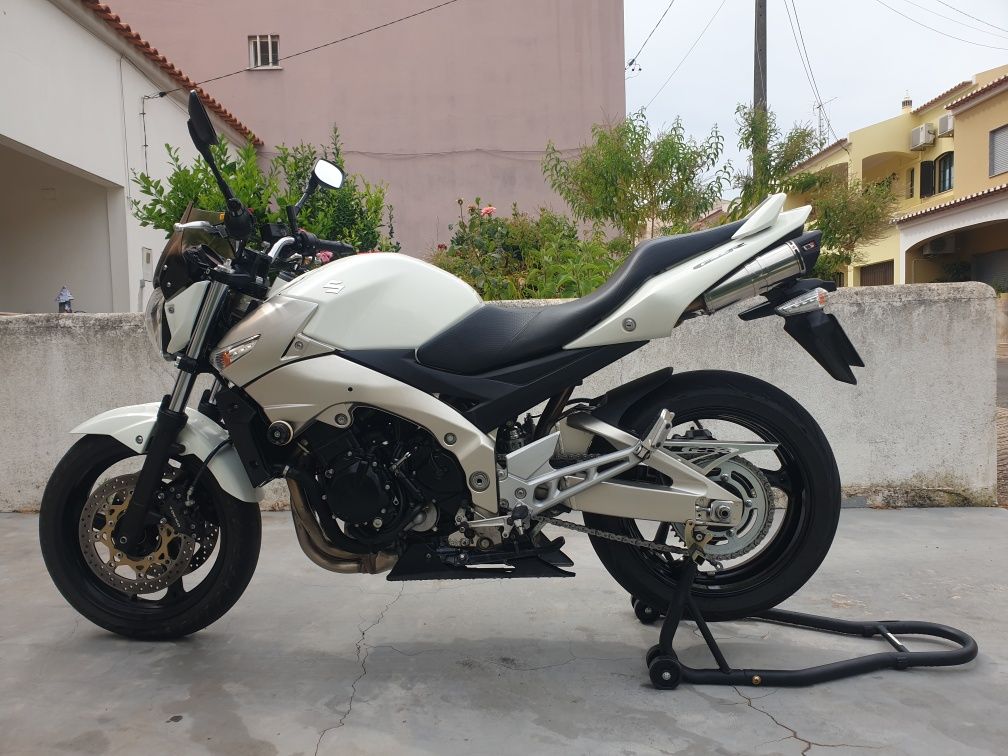 Suzuki gsr600 k9