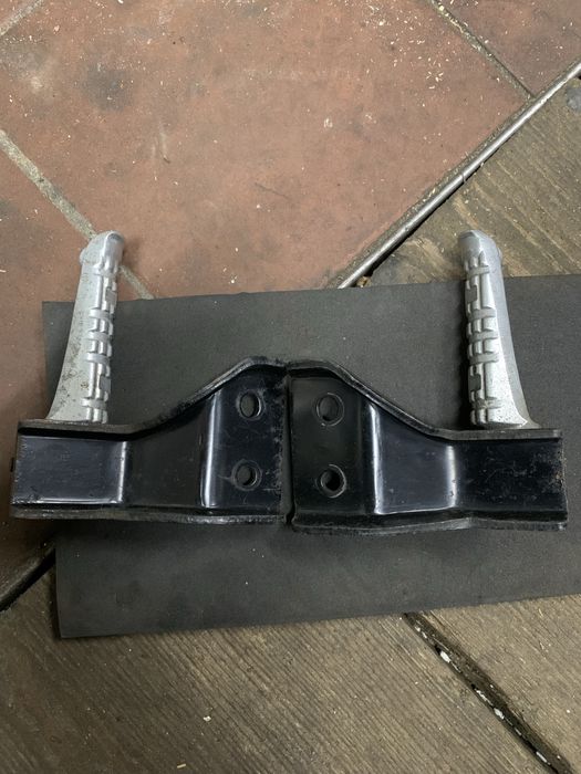 Підніжки Yamaha задні