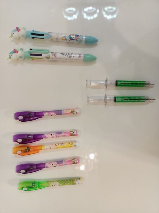 Nowe długopisy gadżety/zabawki dla dzieci - Świecą UV, motyw pony