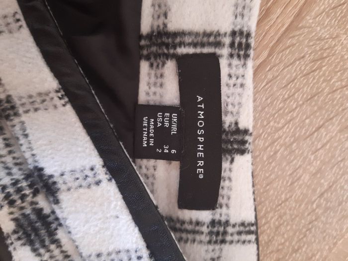 Spódniczka wełniana w kratkę skóra XS/S Atmosphere