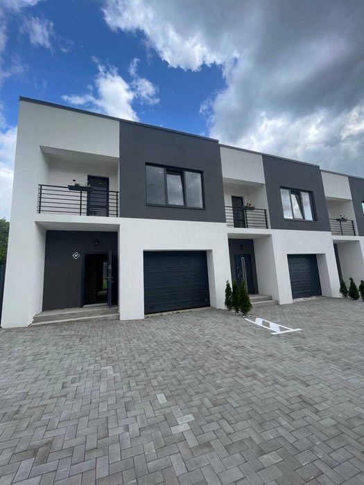 Продам гарний котедж після забудовника