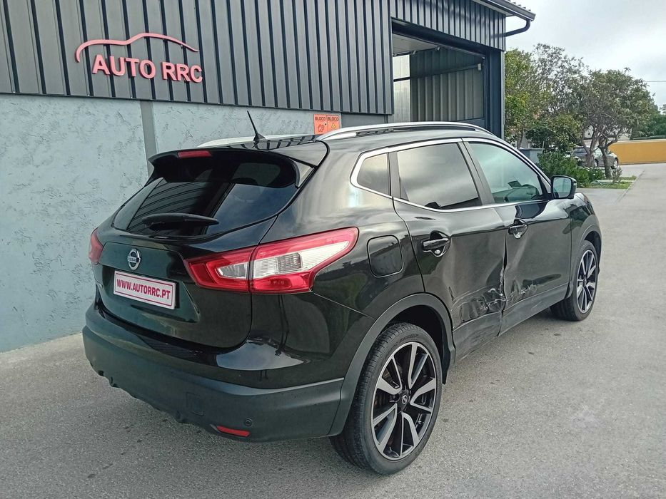 Nissan Qashqai 1.6 dci N-connecta c/auto ( pequeno sinistro )