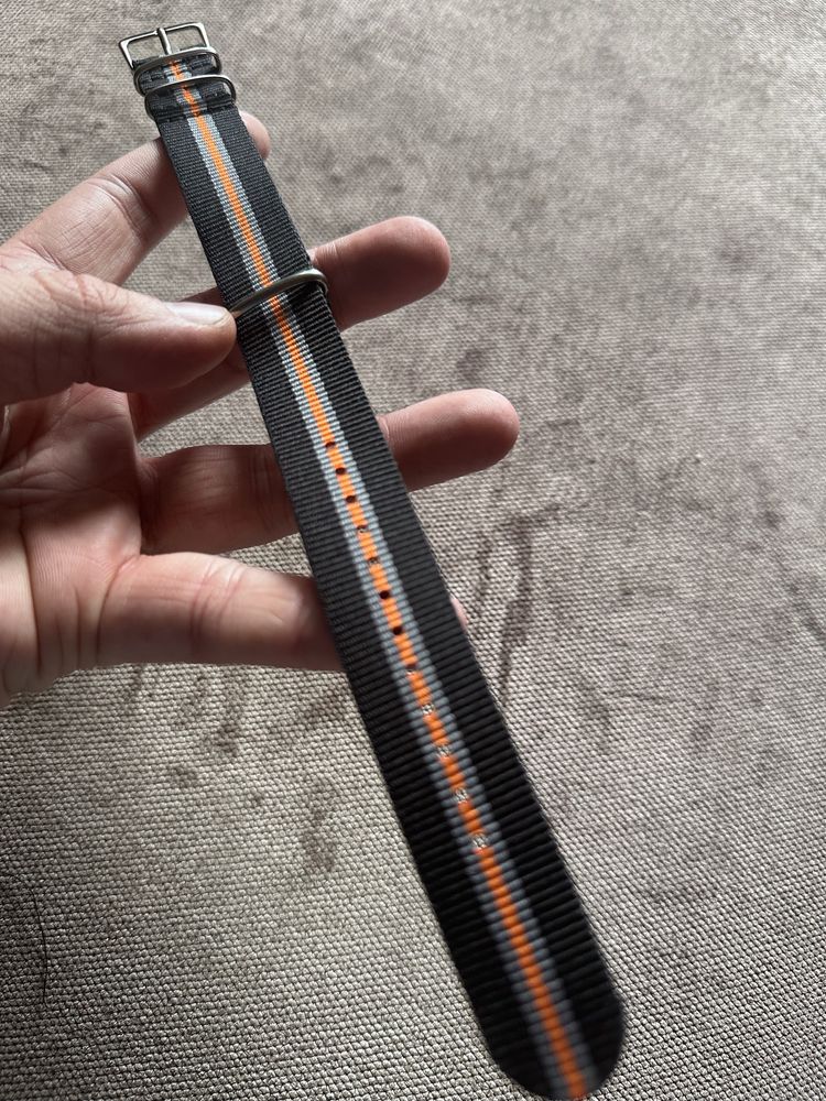 Pasek nato 20mm nowy czarno-szaro-pomarańczowy