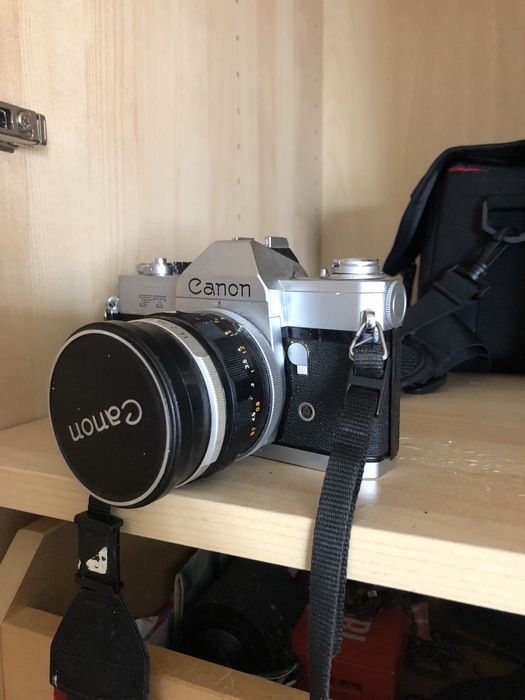 Câmara Analógica Canon FtQl + Objectiva + varios filtros + 2 rolos