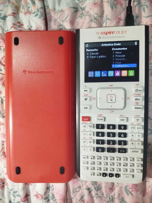 Calculadora gráfica TI-Nspire CX II-T (c/ caixa, manuais e carregador)