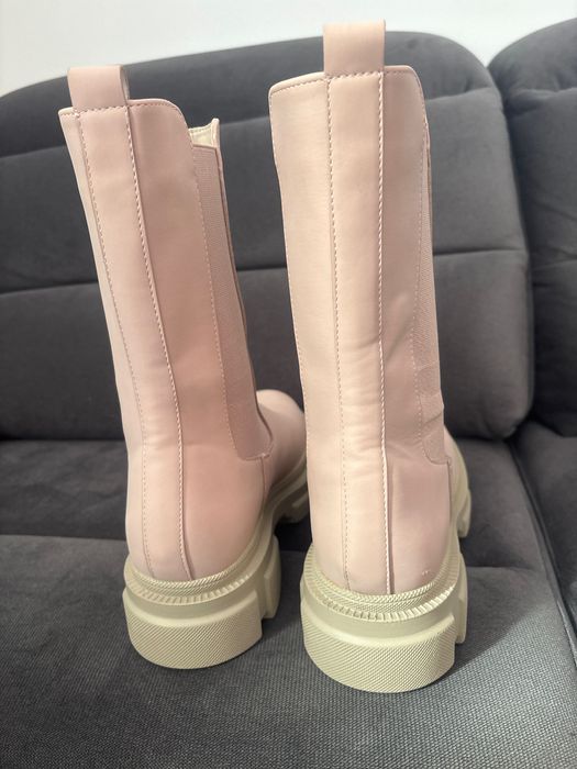 Buty w rozmiarze 41. Stan Nowe.