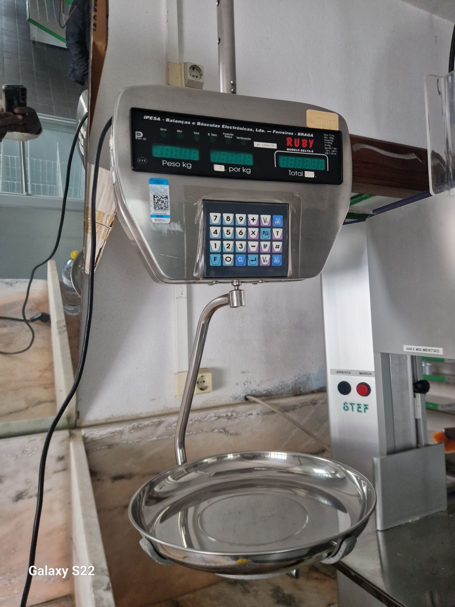 Balança a pilha e energia