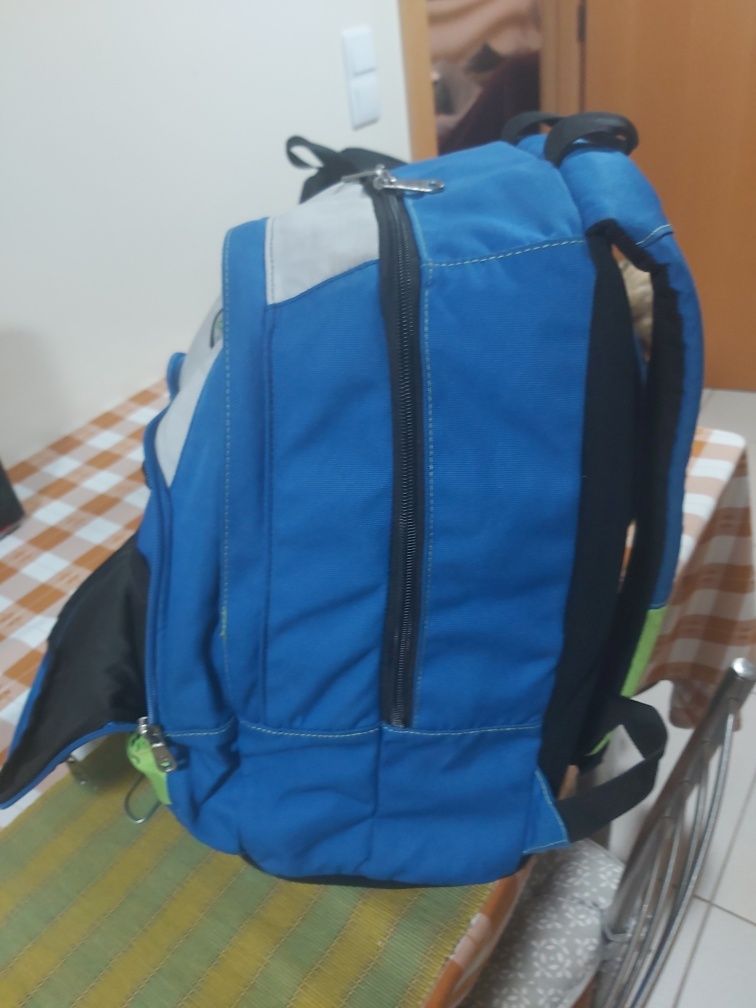 Mochila escolar como nova