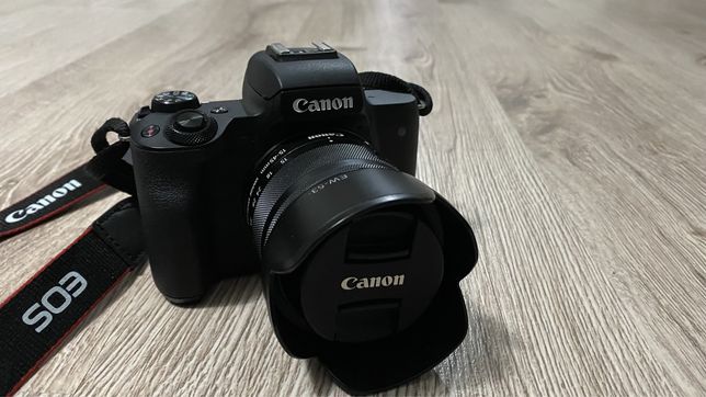 Canon  EOS  M  50