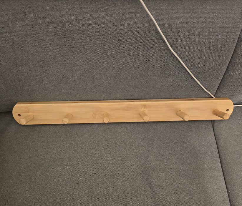 Wieszak na ubrania drewniany