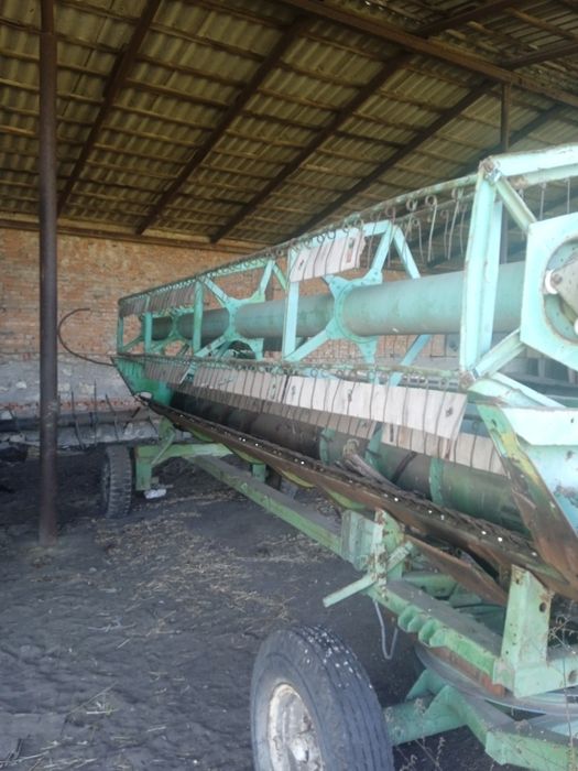 Продам зернову жатку від Форшріта 517