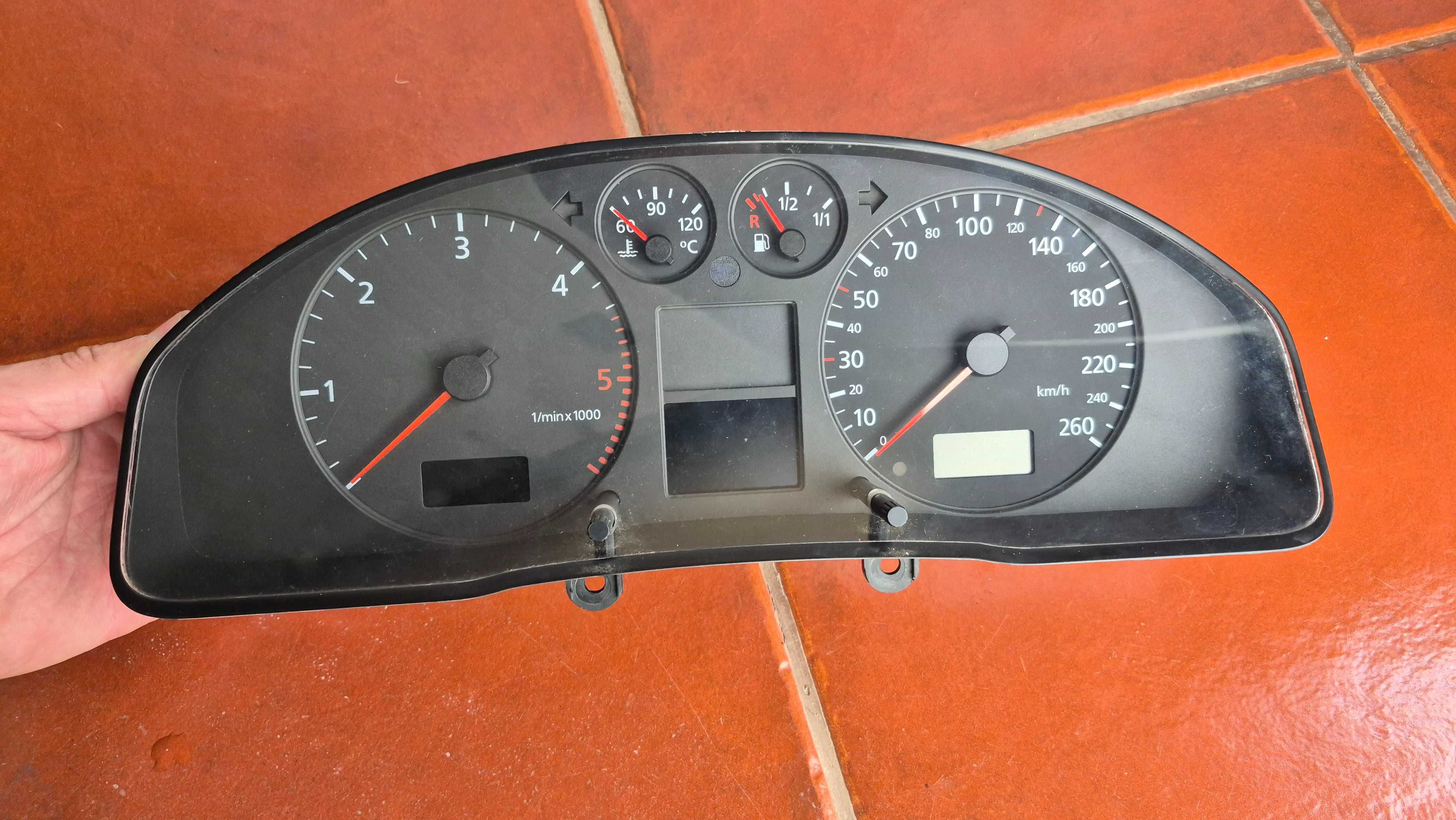 AUDI A4 B5 (8D)-QUADRANTE ORIGINAL AUDI A4 B5 1.9 TDI 8D0.920.900H VDO