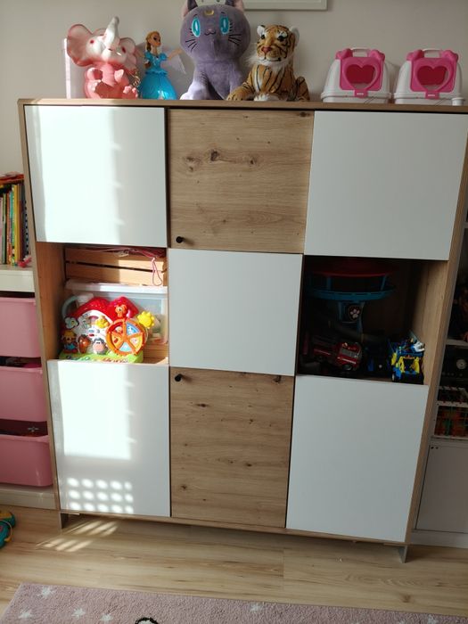 Regał/ szafa  z półkami