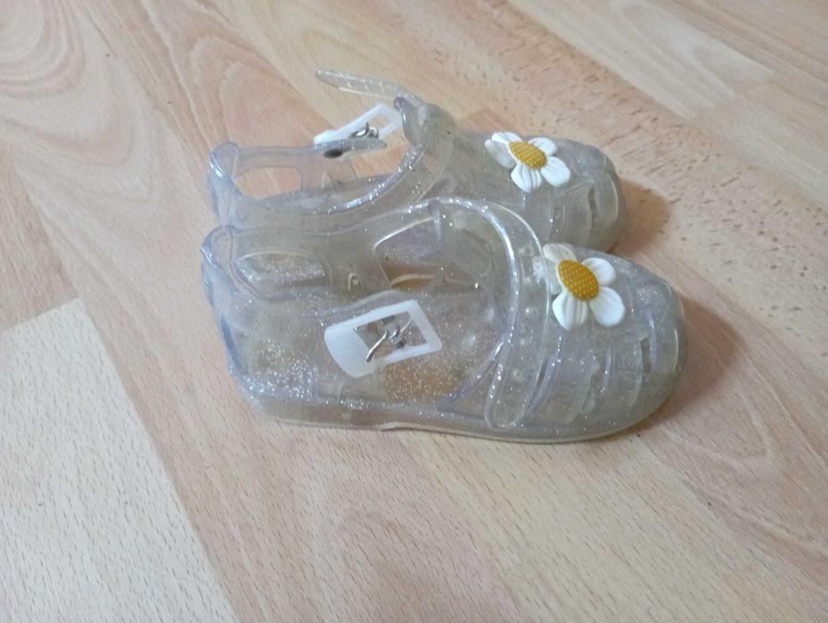 Sandálias impermeáveis nº 23