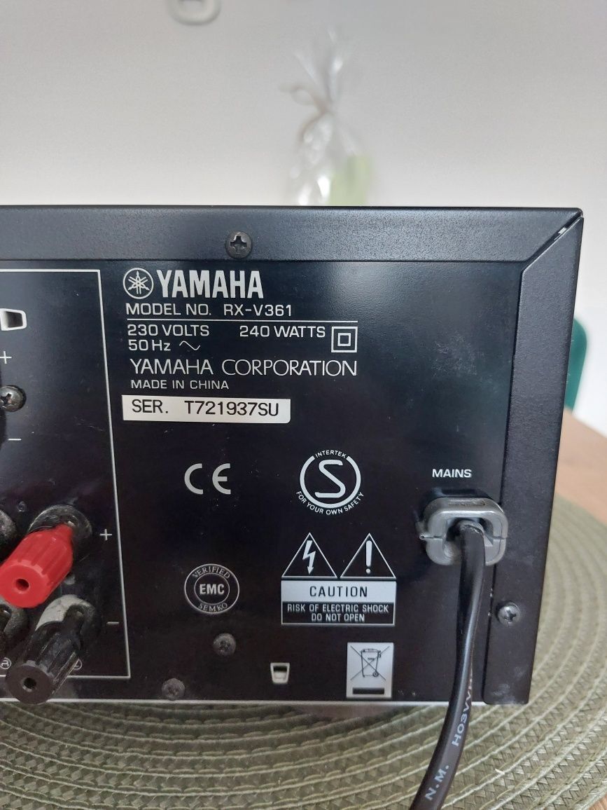 Yamaha RX-V361 amplituner