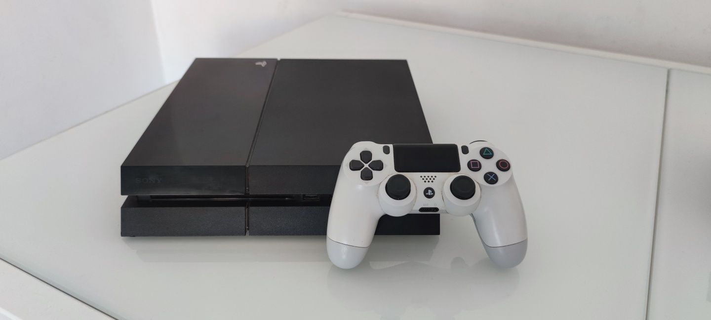 PlayStation 4 - PS4 500Gb - Com 1 comando original