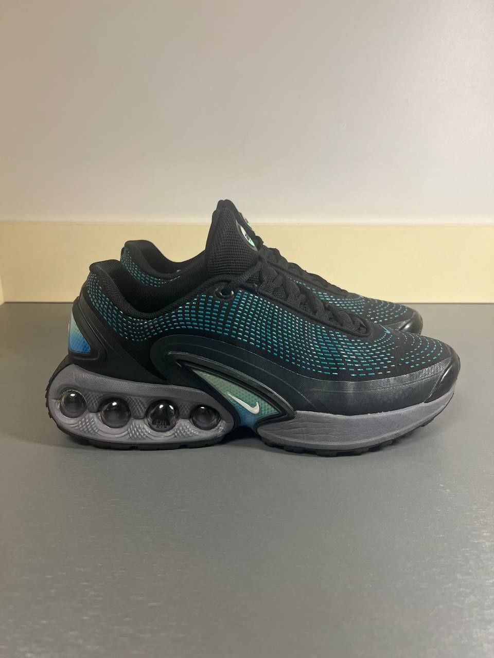 Кросівки Nike Air Max Dn в ідеальному стані 42 розмір