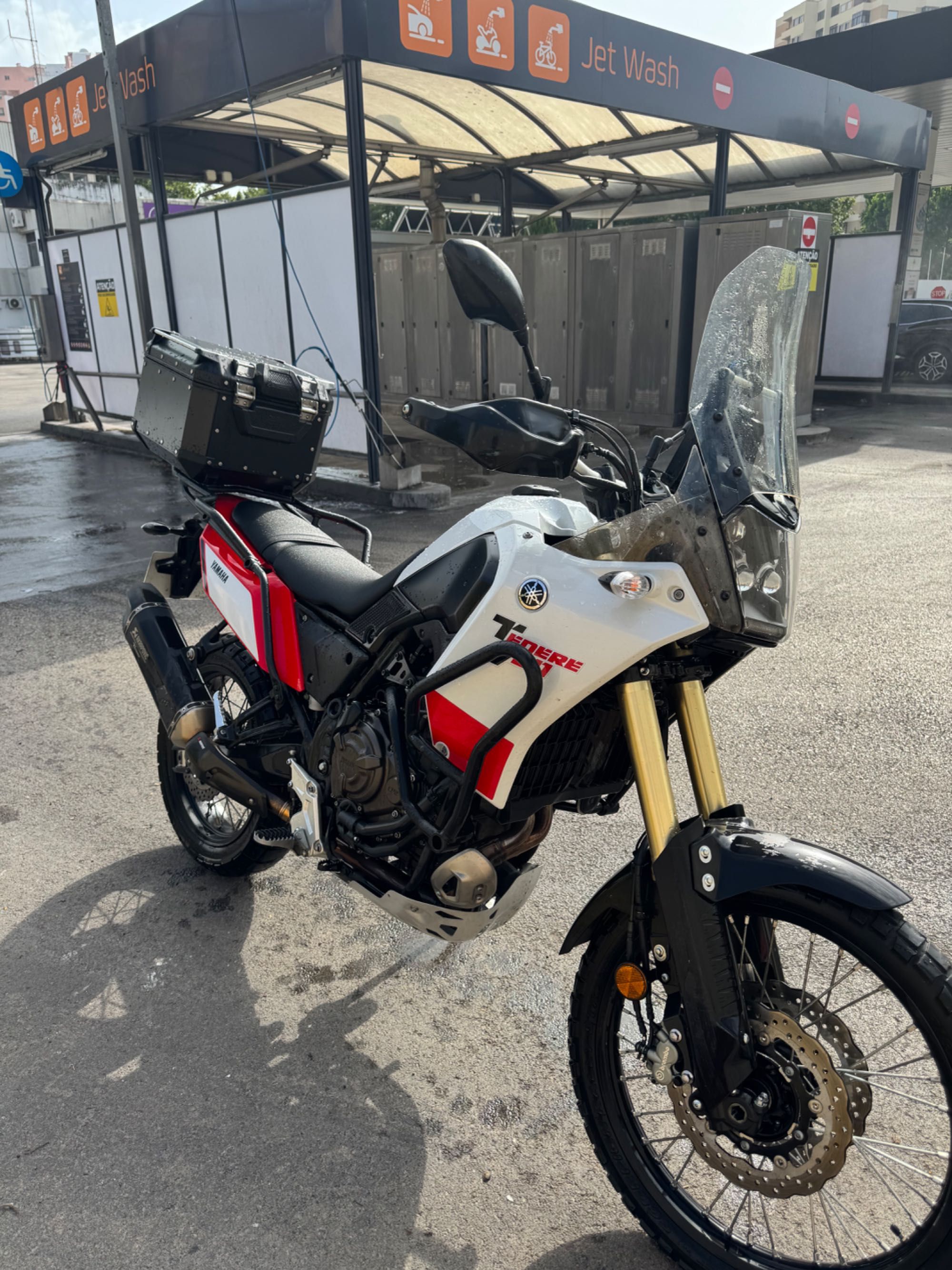 Yamaha Tenere 700 (Akrapovic e vários extras )
