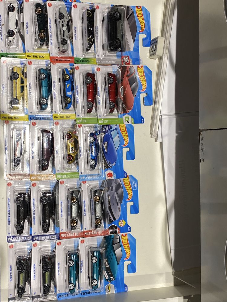Машинки Hot Wheels , BMW, Audi, Nissan , Mazda, Tesla