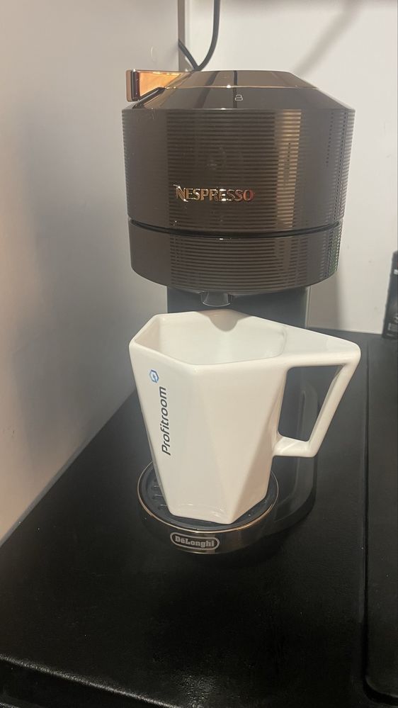 Ekspres DeLonghi Nespresso Vertuo Next  + Gratis Premium