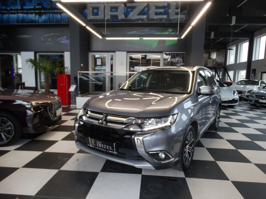 Mitsubishi Outlander Salon Pl/4X4/Automat/Hak/Kamera Cofania/Tempomat/BT/Klimatyzacja