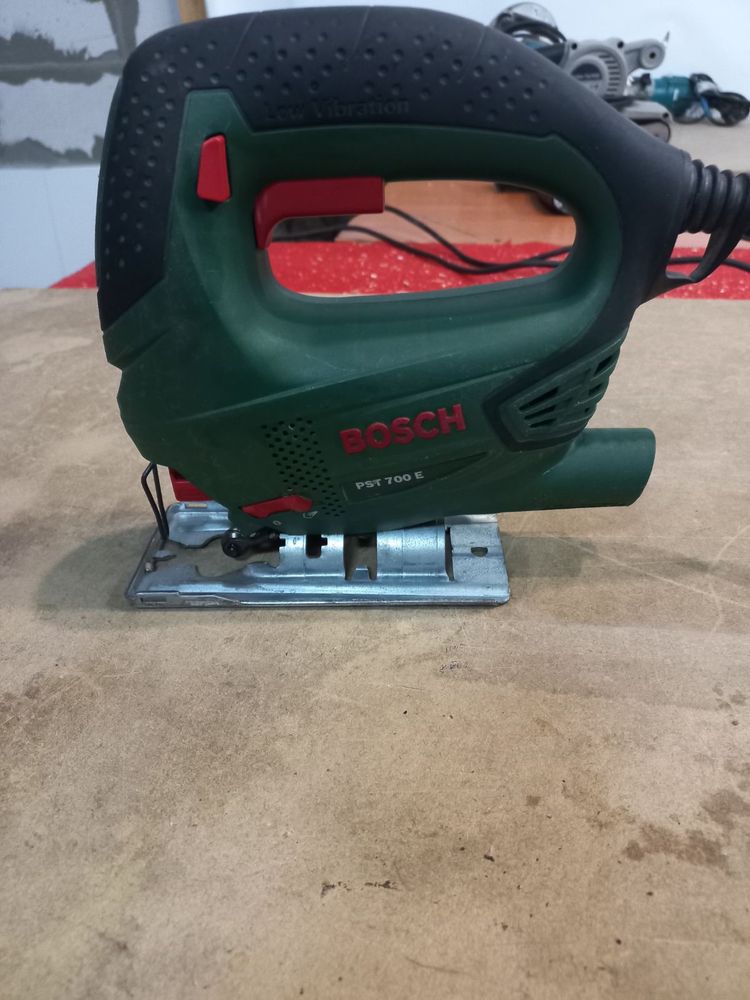 Лобзик электрический Bosch PST 700 E