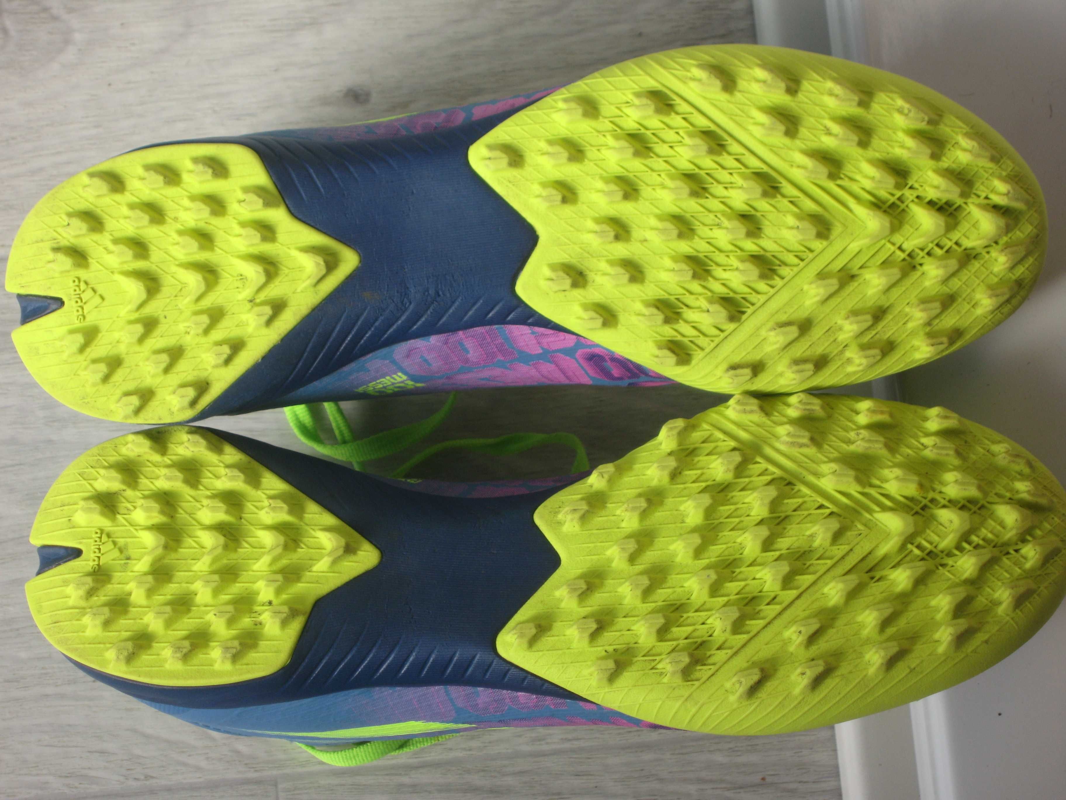 Продам сороконожки Adidas