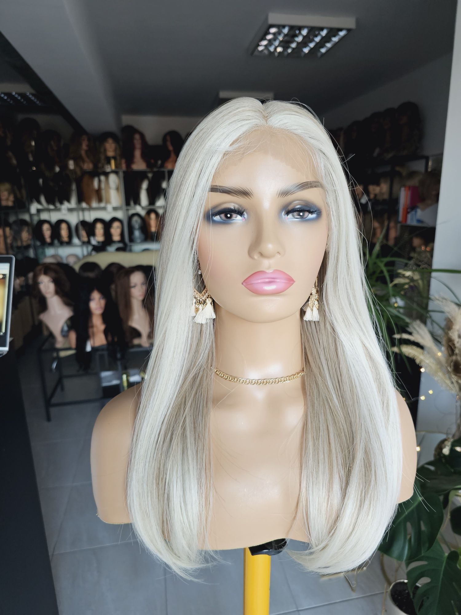 Peruka beżowy blond 3D Diana naturalny wygląd 50 cm lacefront